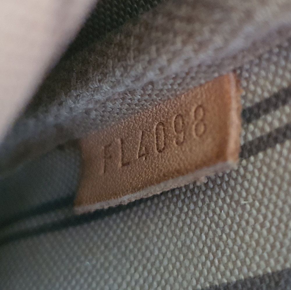 Louis Vuitton Mini Patch Pochette - Picture 11 of 13